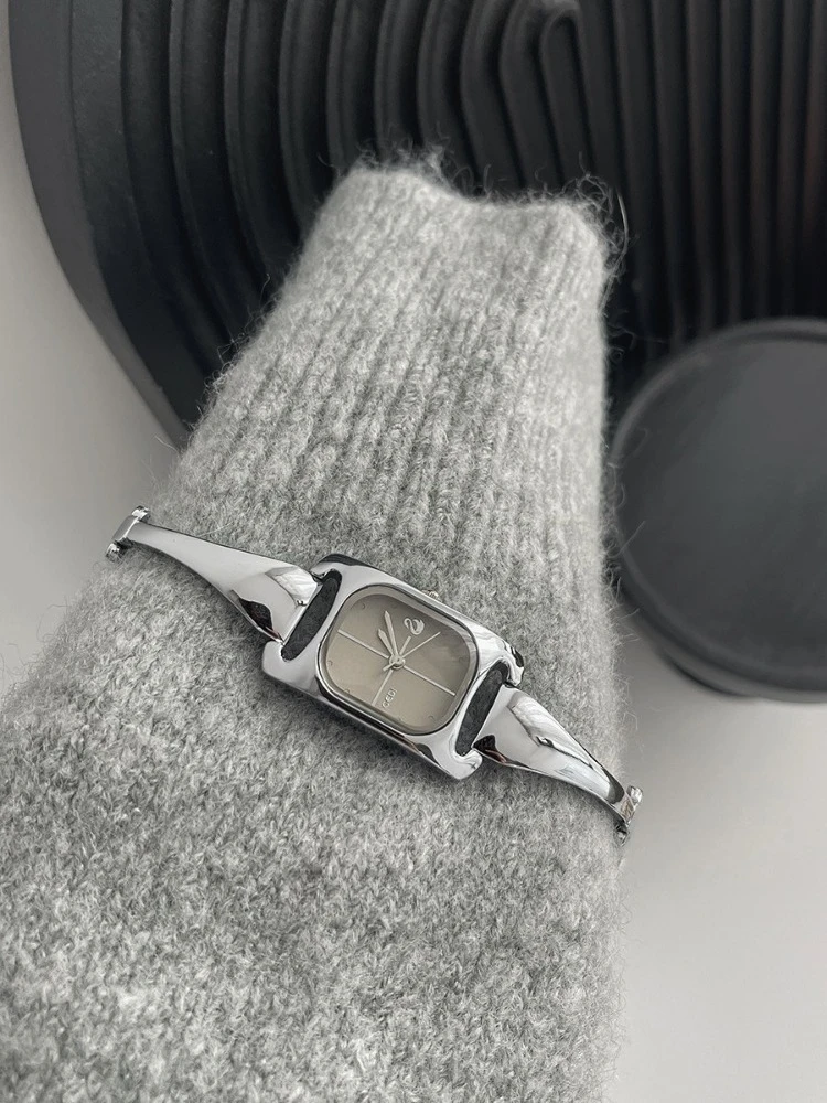2026 Hot Brand Stainless Steel Strap Watch Women Luxury Gift Quartz Wristwatch Student Fashion Simple Square Quartz Watches
