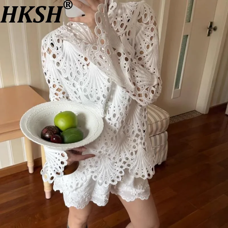 

HKSH Spring Autumn New Women Shirt Luxury Elegant Socialite High-End Lace Hollow Out Niche Design Long Sleeves Sweet Top HK18433