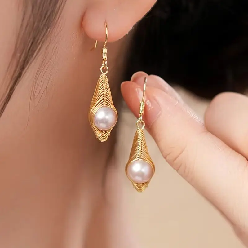 Freshwater pearl woven earrings 8-10mm oval pearls with strong luster, elegant woven earrings for women