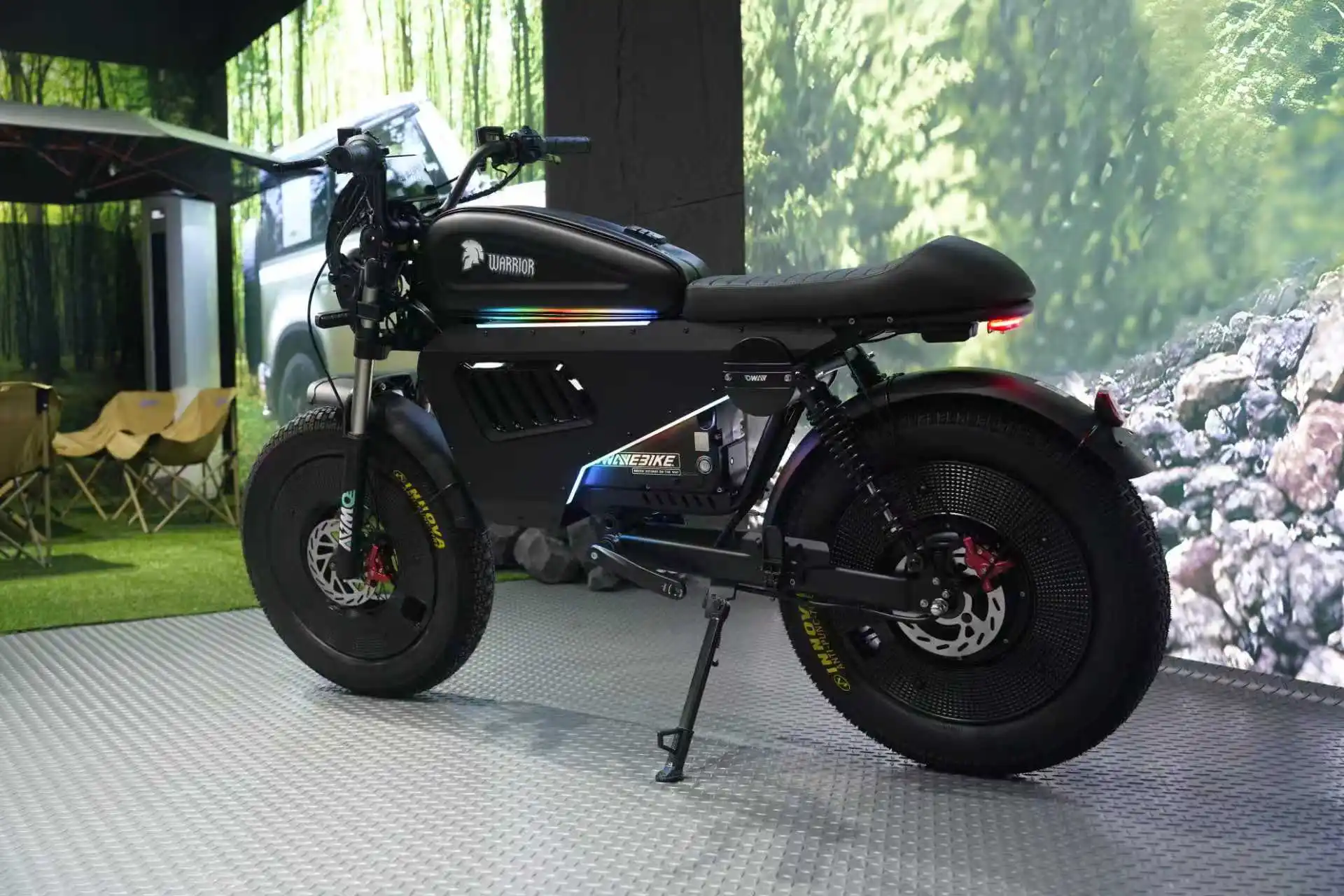 20Inch Anti-puncture Tires Heavy Duty Electric Dirt Bike 1500W Range 100km Adult Motocross Bike Electric Motorcycle
