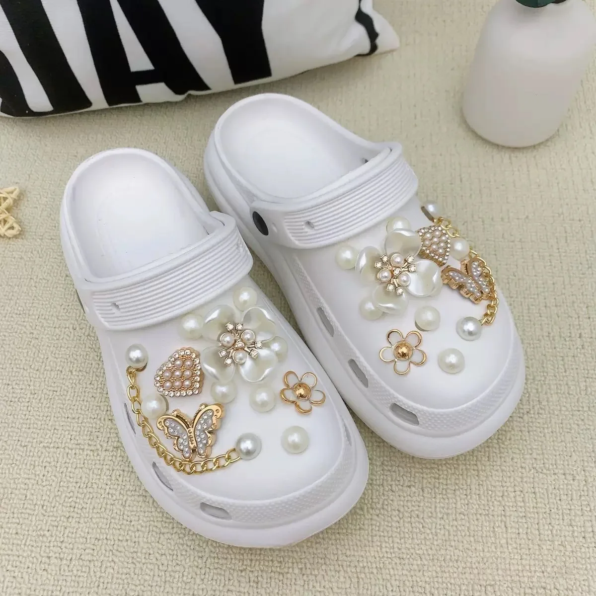 24PCS Summer Fashion Shoe Charms Set Accessories for Clogs Shoe Buckle Butterfly Pearl Flower Chain DIY Shoes Decorations