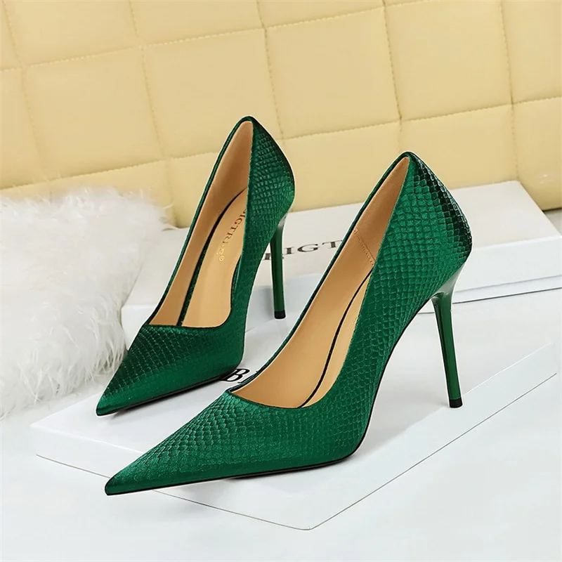 Korean Fashion Banquet High Heels Slim Heels Super High Heels Fish Scale Pattern Silk Shallow Mouth Pointed Toe Single Shoes