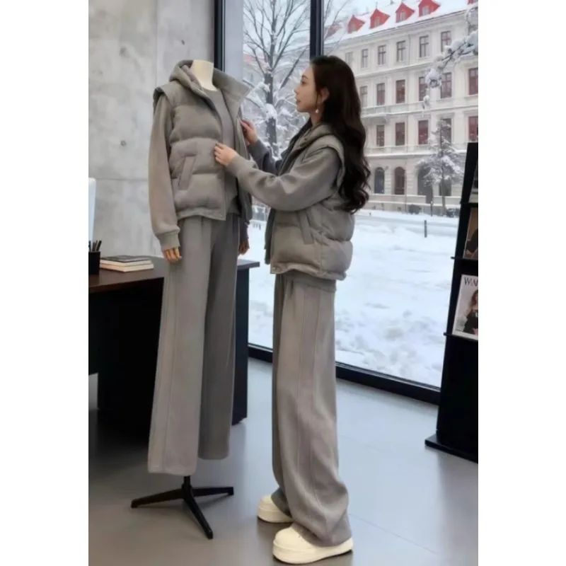 Women's Autumn Winter New Short Sweater Thickened Sleeveless Vest Three-piece Set Women Premium Sense Popular Sports Style Suit