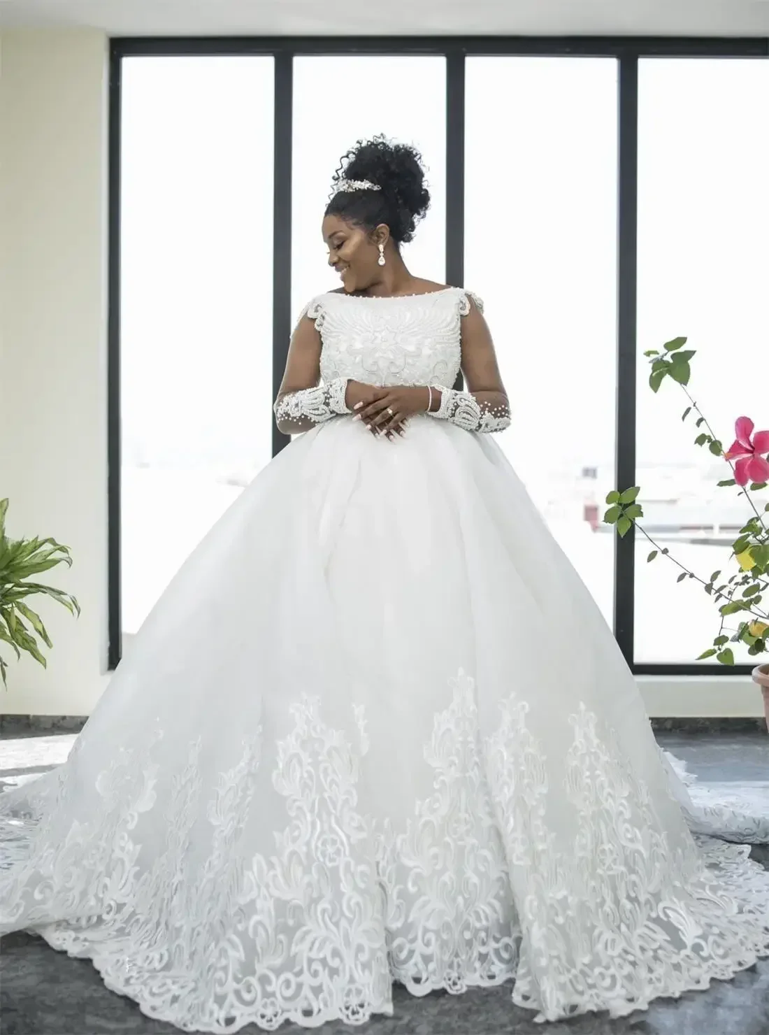 

Customized Plus Size Wedding Dresses Long Sleeve Lace Pearls Tulle Ballgown African Country Wedding Dress Robe De Mariée