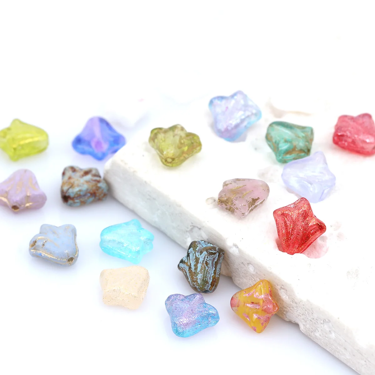 12pcs/24pcs Random Color Mini Lily Flower Shaped Lampwork Glass Beads 0.9cm, Suitable for DIY Braiding, Earrings and Handmade