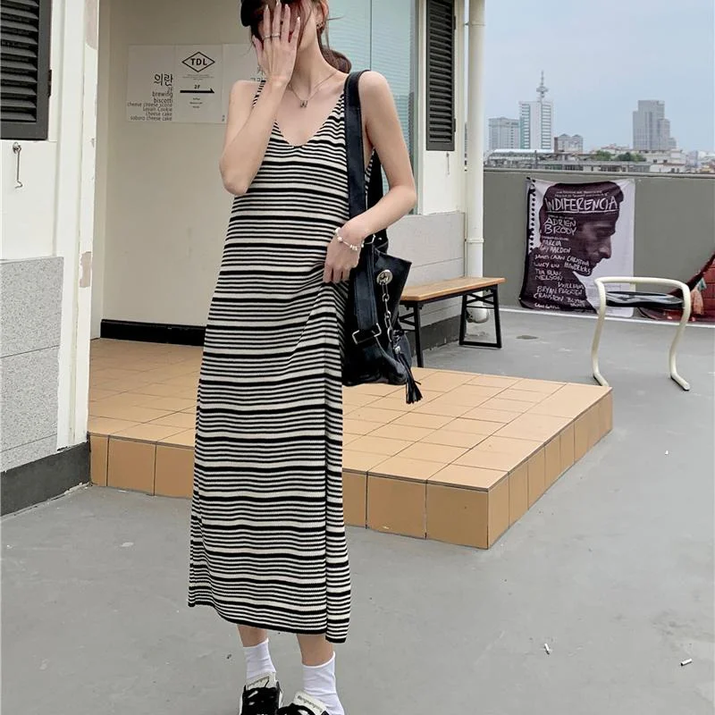 

Women's Long Dress Sexy V-neck Sleeveless Dresses Womens Loose Striped Slit Maxi Dresses