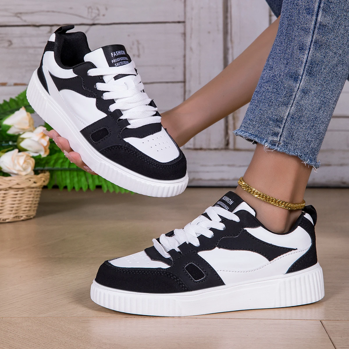 Women Shoes Skateboarding Shoes For Men Fashion Sneakers Lightweight White Black Sports Running Outdoor Casual Shoes Size36-46