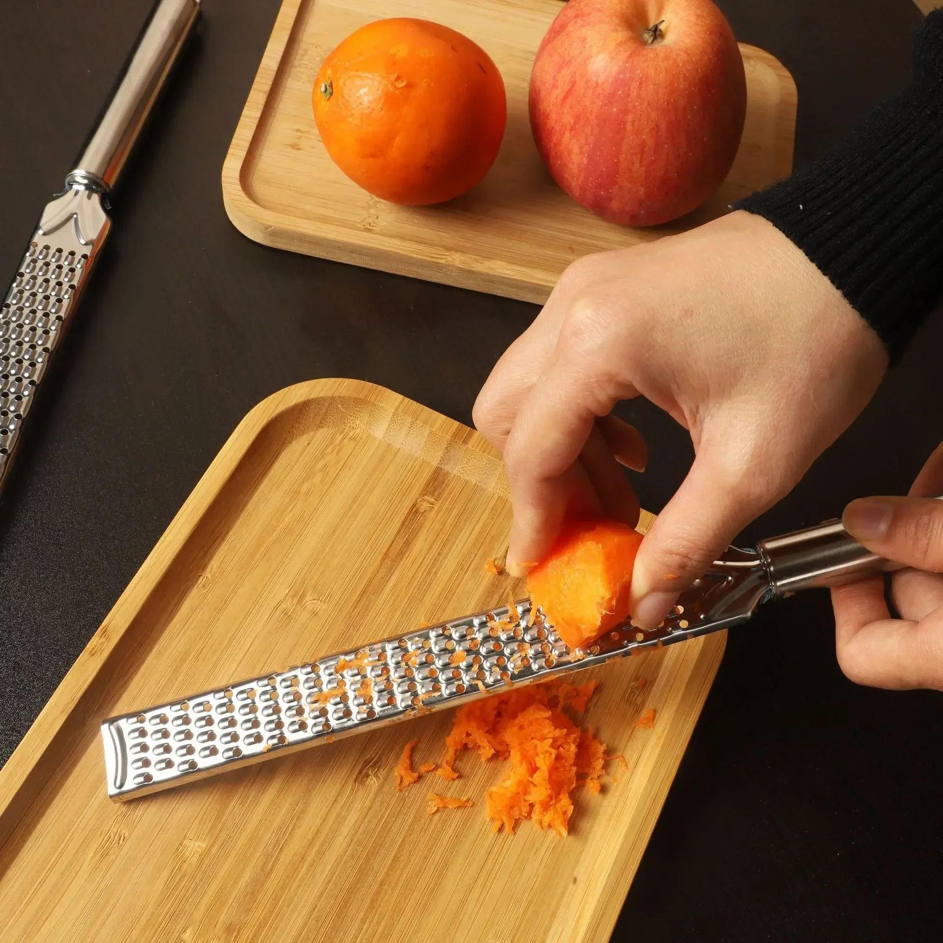 Handheld Cheese Grinder Stainless Steel Garlic Grater Vegetable Fruit Grinder Lemon Zester Citrus Ginger Cheese Grinding Tools