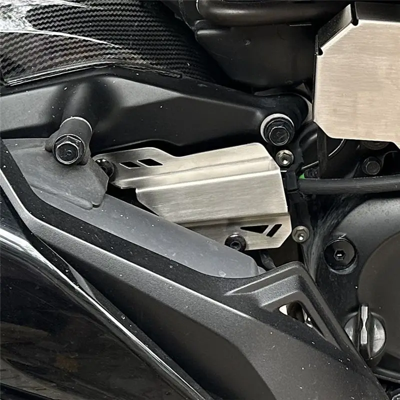 ตัวป้องกันท่อส่งน้ำมัน ฝาครอบป้องกันถังเก็บน้ำมันเบรกหลัง สำหรับรถฮอนด้า ฟอร์ซ่า 350 ฟอร์ซ่า350