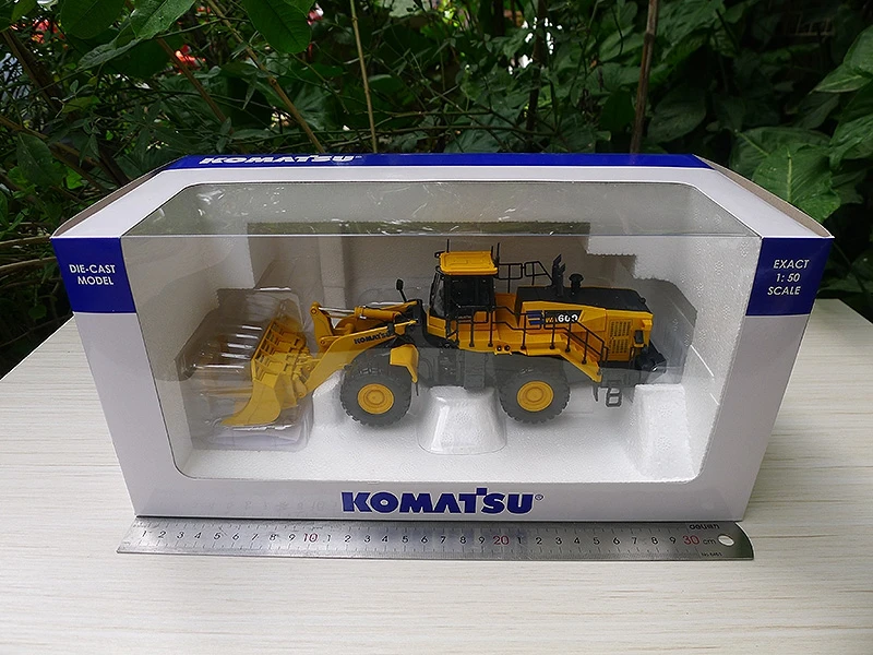 

1:50 Komatsu WA600-8 Stone Handler Loader Alloy Engineering Vehicle Model Gifts Souvenir Toys