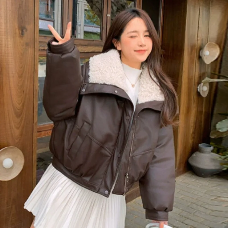 العصرية الصوف رشاقته الدافئة سترة جلدية قصيرة شيرلينغ بولي Leather جلد القطن بطانة المرأة شتاء جديد سستة معطف جلد-القطن