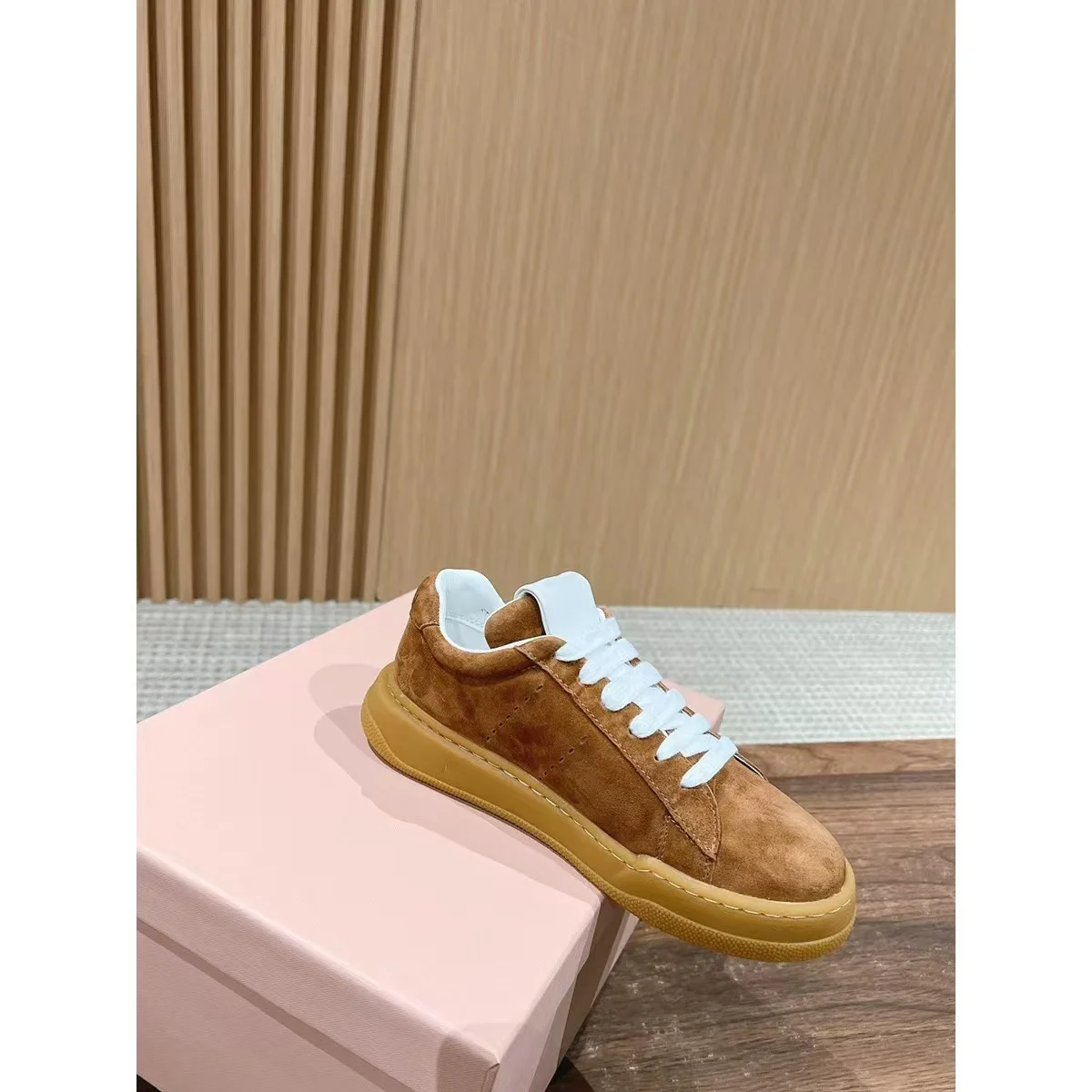 High quality  fashion blogger's same  sports casual travel cool sneaker Brown frosted leather board shoes