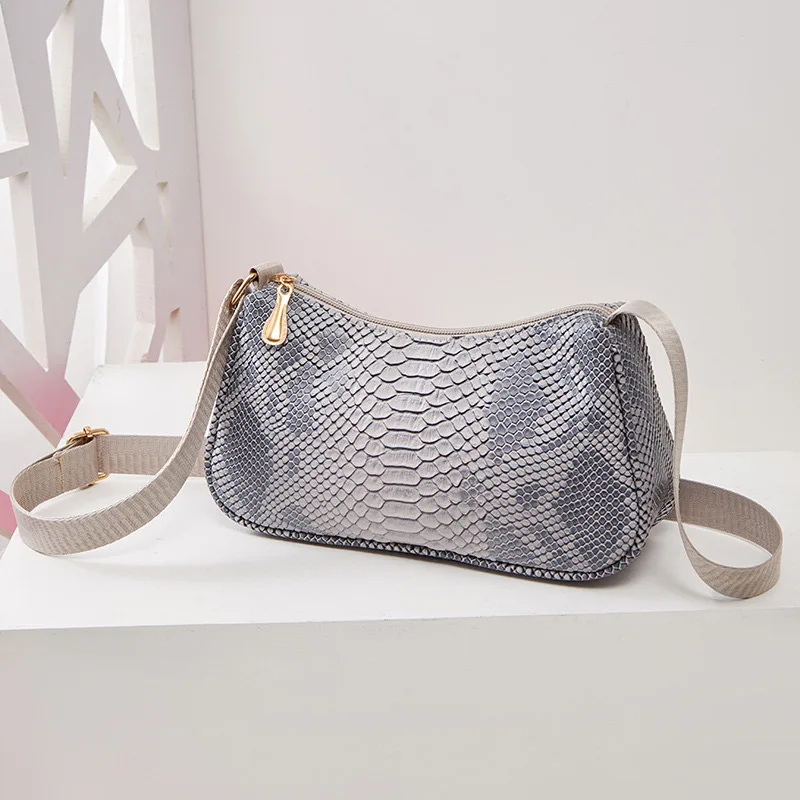 

Hobo Snake Pattern Underarm Bag Zipper High Quality Shoulder Bag Simple Fashion Large Capacity Saddle Bag Western Style Handbag