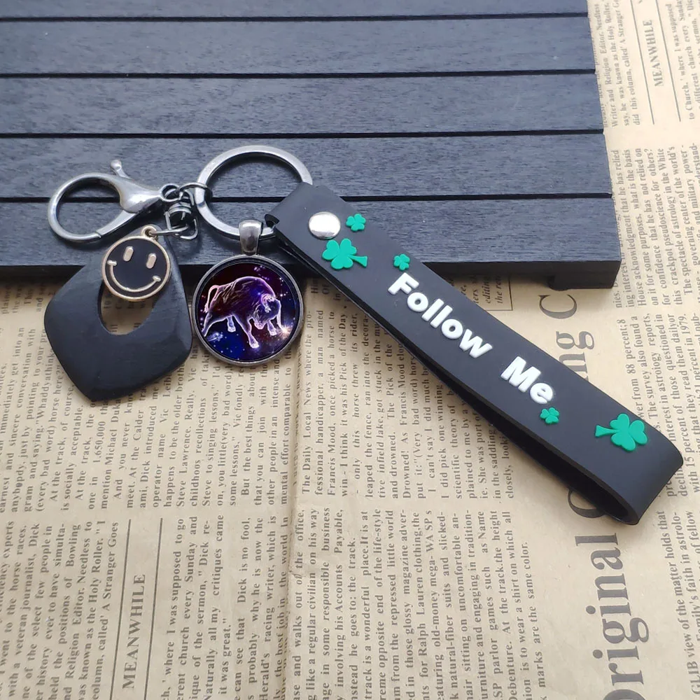 Unique Designed Follow Me Constellation Leather Keychain Smile Wood Key Ring Student Black Gothic Jewelry Gift