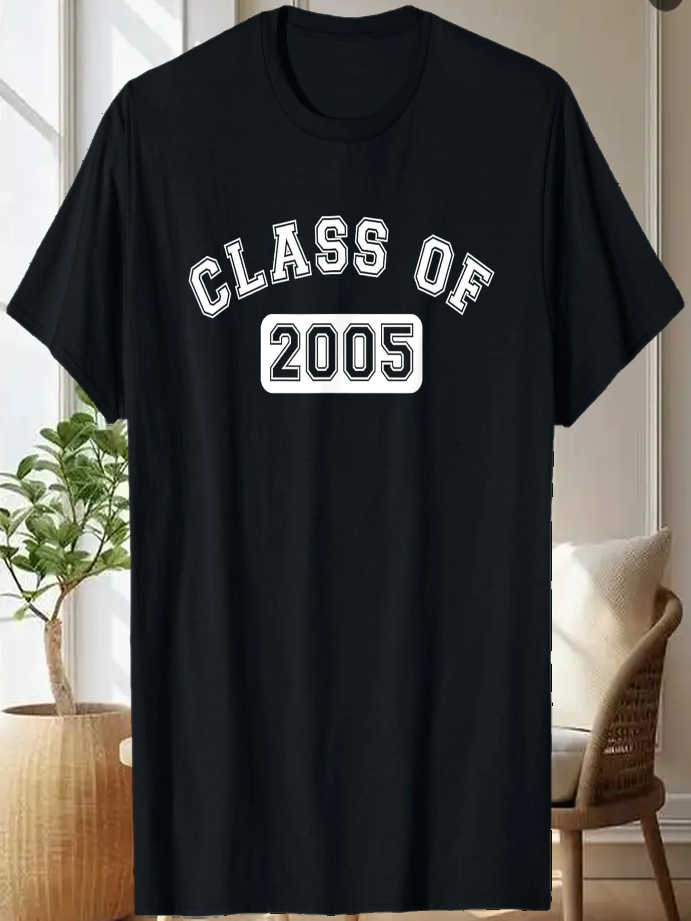 

Дизайн школьного воссоединения класса 2005 года с футболкой с белым текстом