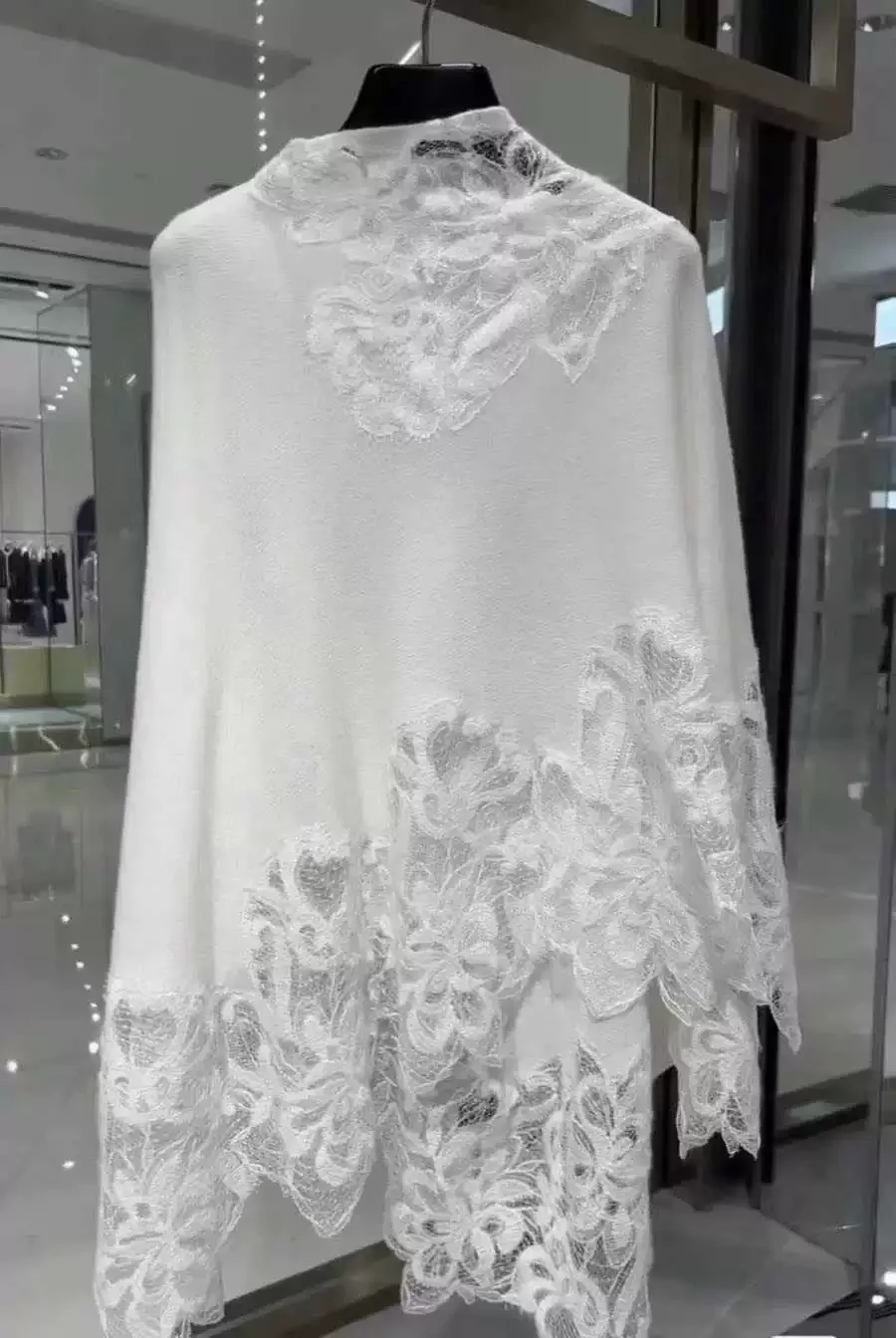 Designer Pure Cashmere Poncho Elegant Eyelash Lace Patchwork Scarf Cloak High End Evening Knitwear White Black Tops