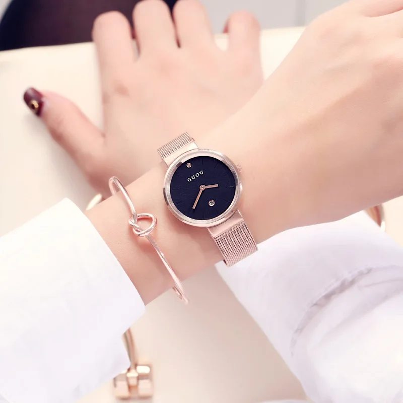 

Новые, простые и стильные часы для пар с календарем, водонепроницаемым сетчатым ремешком из нержавеющей стали. Идеальные часы для пар.