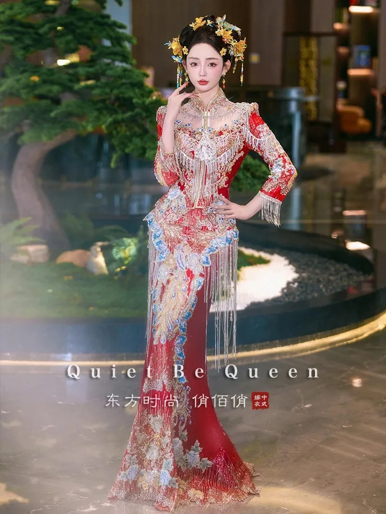 A new fish-tail cheongsam luxurious and fashionable dress for banquets