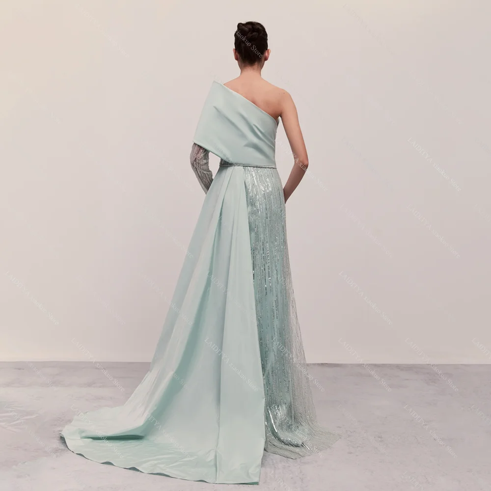 فساتين سهرة رائعة أنيقة بكتف واحد مطرزة بالخرز رداء حفلات موضة مطوي طول الأرض فتحة جانبية فساتين لحضور الحفلات الموسيقية