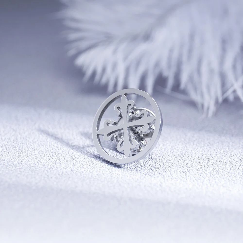 Tangula Vintage Cross of Lilies Brooches Stainless Steel Christian Cross Badge Mens Suit Lapel Pins Wedding Jewelry for Groom