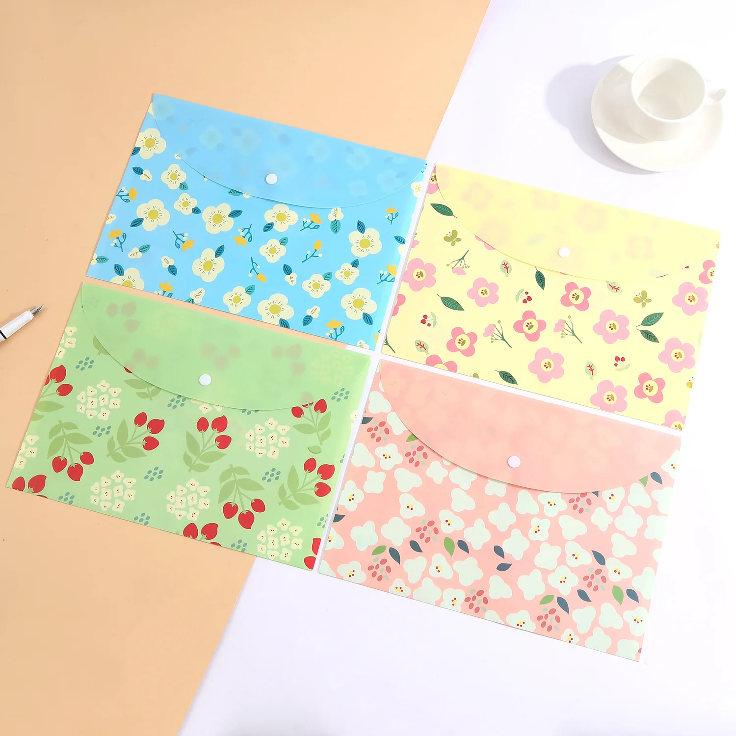 ซองพลาสติก ซองโพลี ขนาด A4 ลายการ์ตูนน่ารัก พร้อมตัวล็อค ซองใส่เอกสารสำหรับโรงเรียน/บ้าน/สำนักงาน