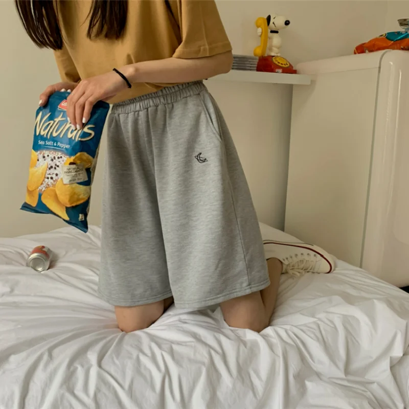 Celana pendek wanita, celana pendek wanita musim panas longgar 3XL bordir Solid BF kaki lebar sepanjang lutut Harajuku kasual sederhana trendi semua cocok untuk siswa Chic