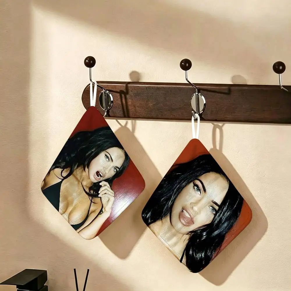 Megan F-Fox Vintage Beauty Polyester Cotton Hanging Kitchen Towel, Soft Hand Wiping Towel, Reusable for Kitchen Bathroom Home