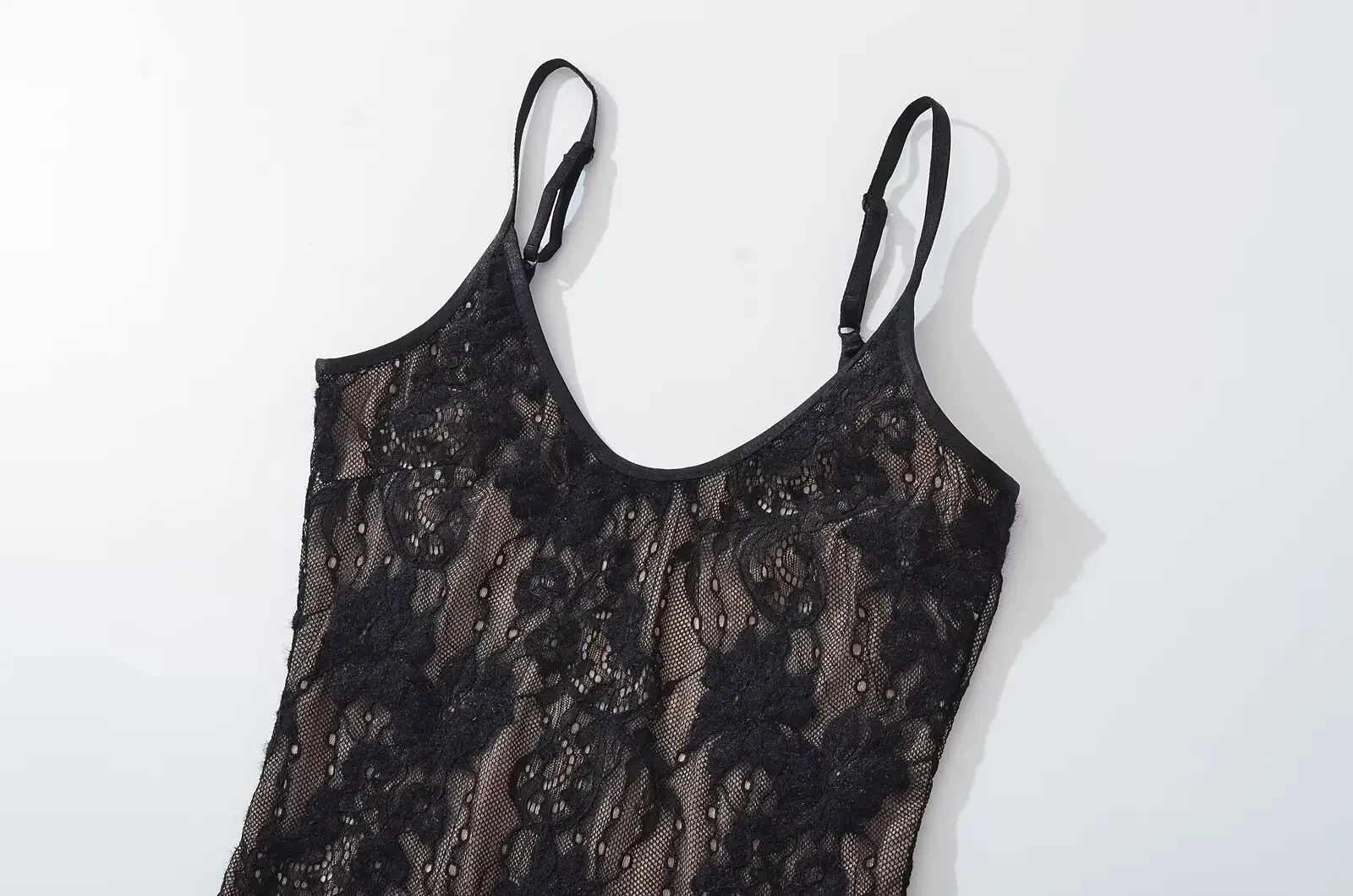 Sexy, durchsichtiger Spitzen-Bodysuit mit Futter, rückenfreier Spaghetti-Träger-Body, eng anliegender, kurzer Jumpsuit, figurbetonte Romper- und Playsuit-Modelle für Damen. – Detail 23