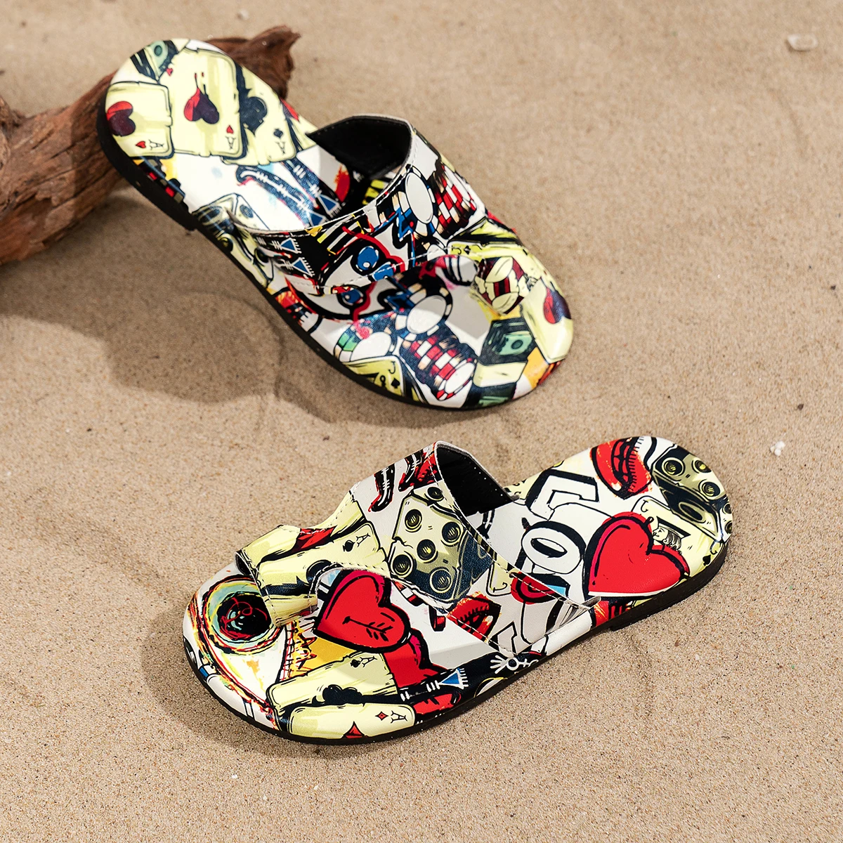 2026 Summer Kawaii Graffiti Girls  Flat Slippers Outdoor Children's Open-toe Shoes Versatile Kids Causal Slipper beach Slippers