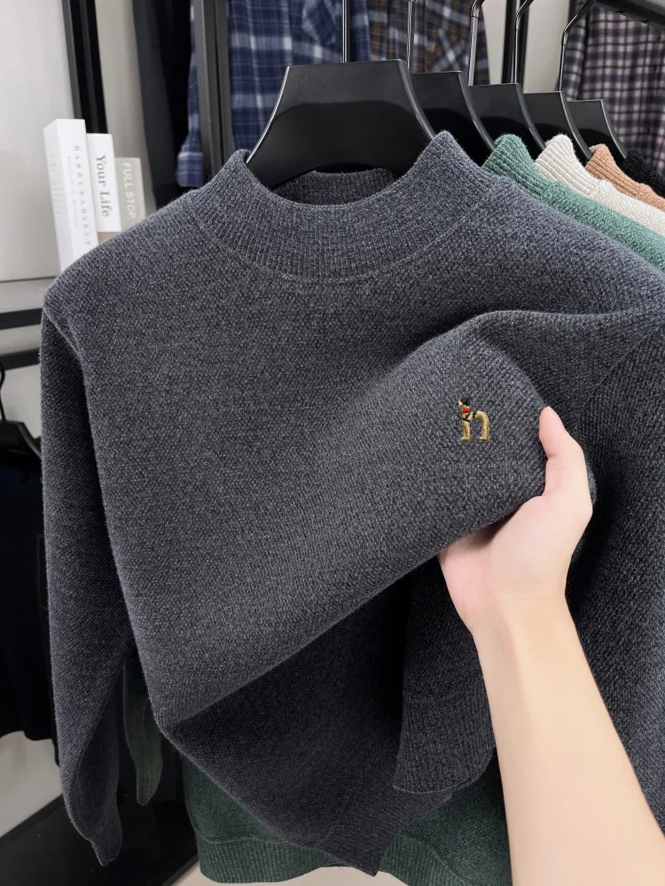 Fashionable winter hot selling new velvet warm sweater exquisite Korean puppy embroidery design comfortable men pullover sweater