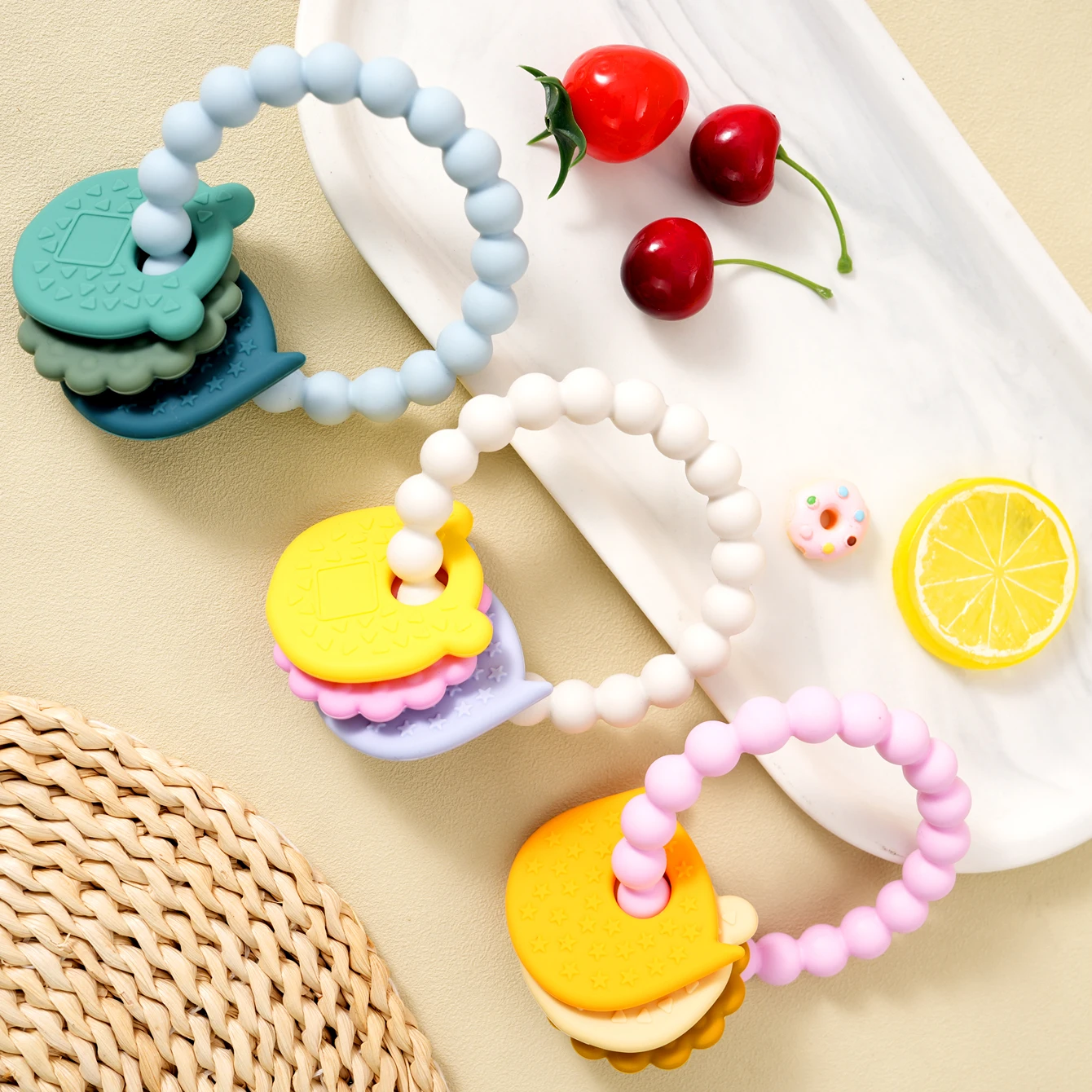 

1PCS Baby Silicone Teether Toys Animal Shape Pattern Baby Toys Kids Teething Ring Toys Soft Baby Teether Items