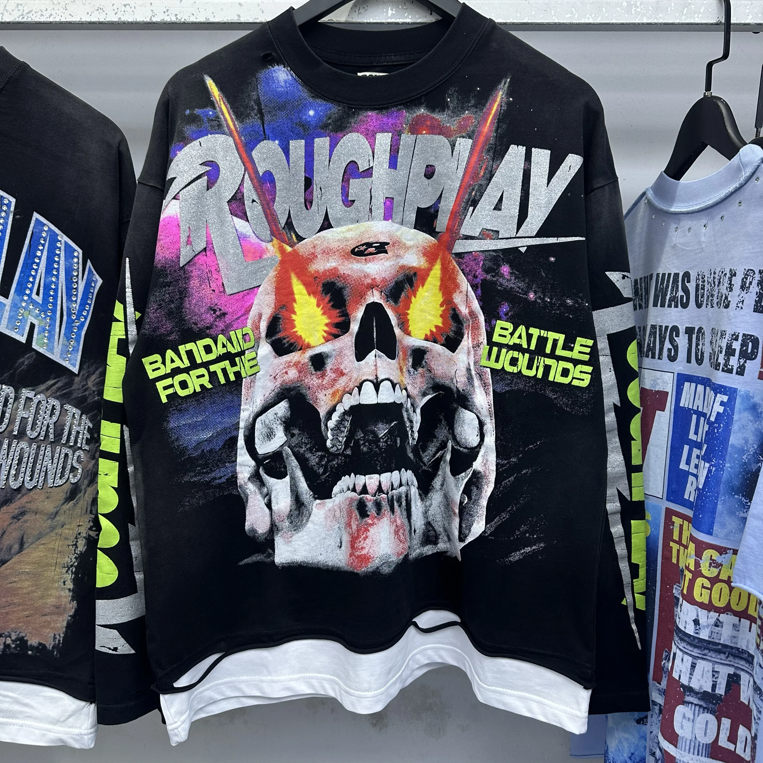 

Свободная удлиненная футболка оверсайз в американском стиле, модный бренд, ранняя весна, с декором из страз, свободный крой, хип-хоп, хлопок/полиэстер