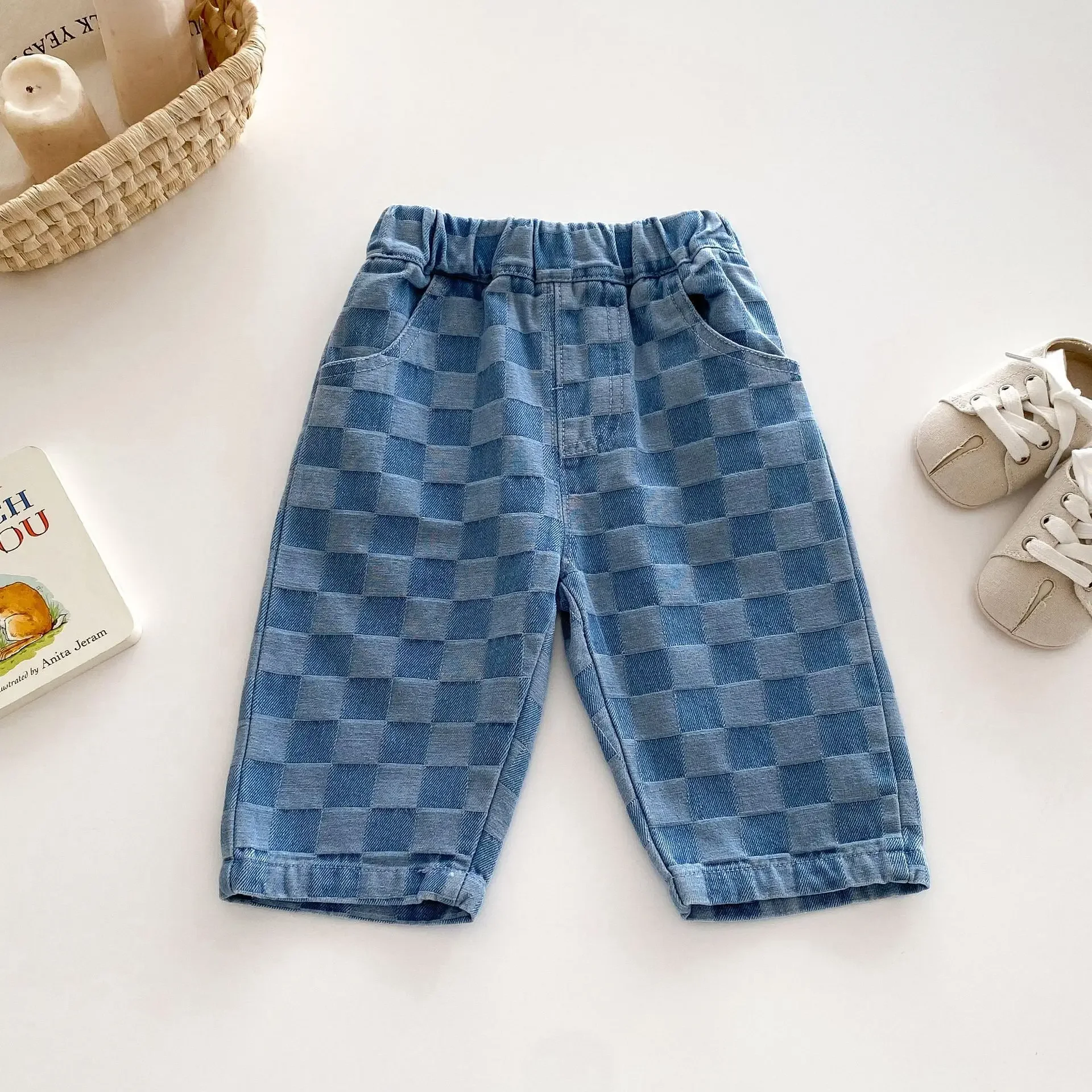 2026 frühjahr Neue 0-5Y Kinder Mädchen Jungen Jeans Koreanischen Stil Baby Jungen Baumwolle Karierten Denim Hosen Stilvolle Weiche Kinder kleidung