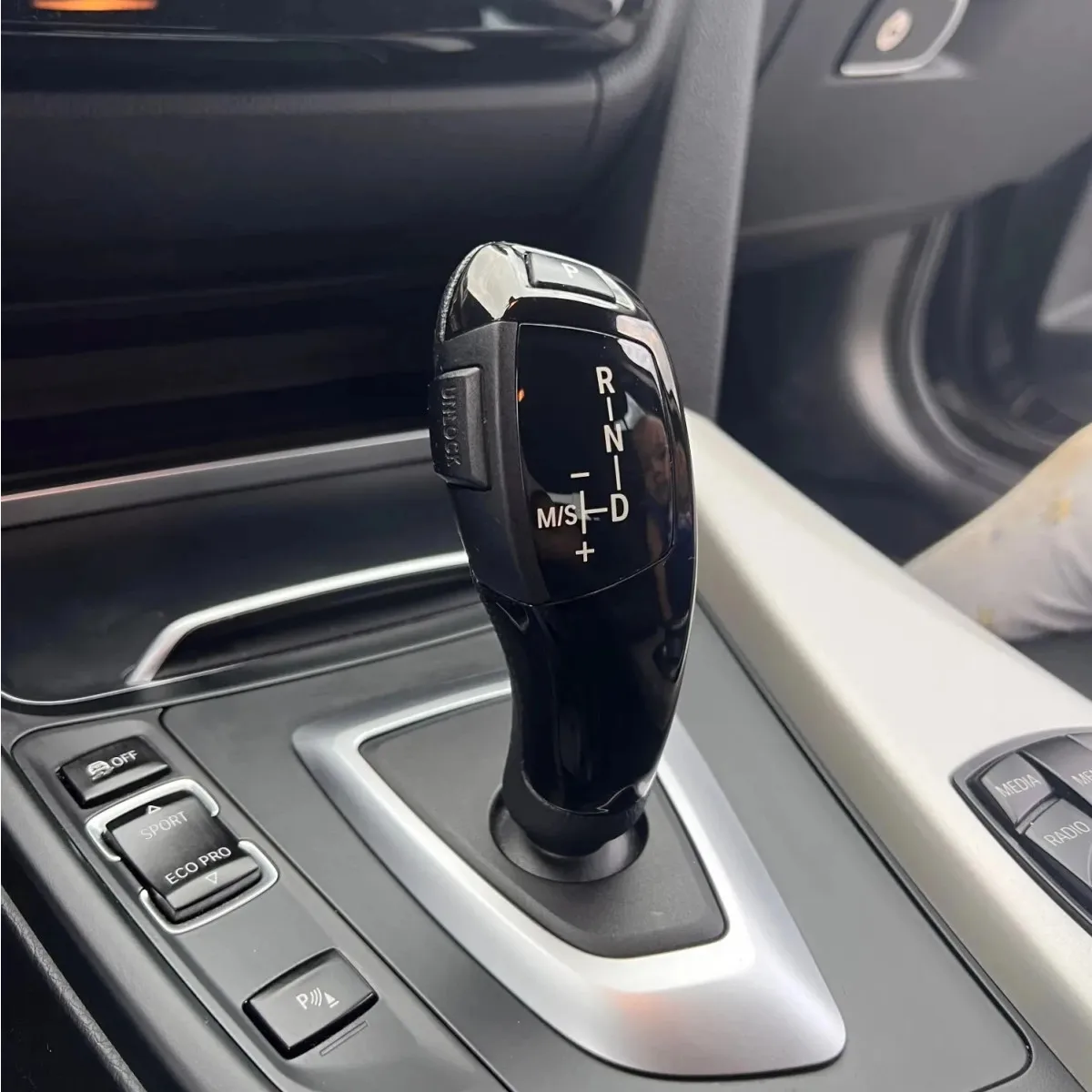 車のシフトレバーギアノブギアカバー P ボタンの交換 BMW 3 5 6 7 車のシフトレバーギアノブギアカバー P ボタンの交換 BMW 3 5 6 7