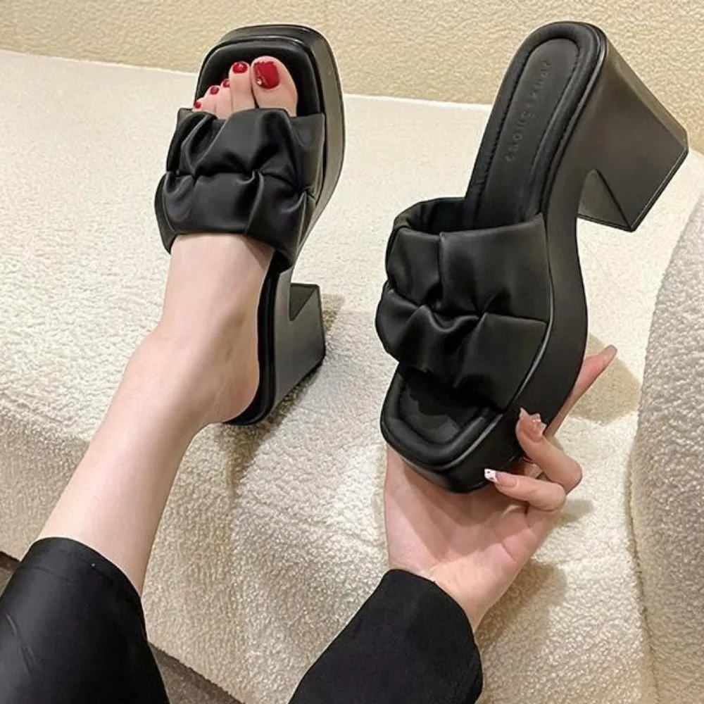 

Черно-белые тапочки на толстой подошве в корейском стиле, шлепанцы на гофрированной платформе, сандалии из ПВХ, увеличивающая рост, верхняя одежда, обувь