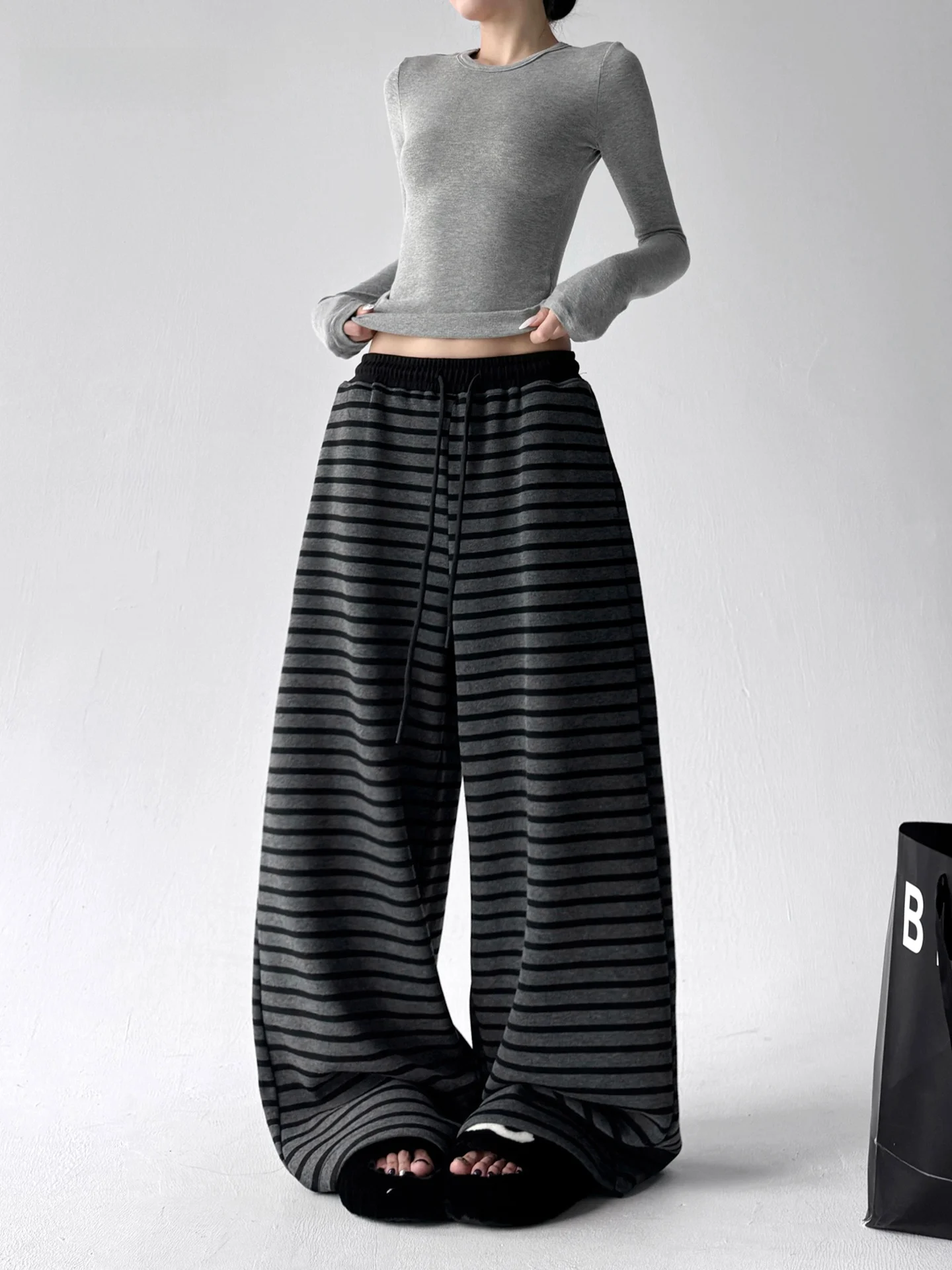 

Новые осенние женские брюки с высокой талией, широкими штанинами, в корейском стиле, в полоску, с цветными вставками, на резинке, свободного кроя, стройнящие фигуру