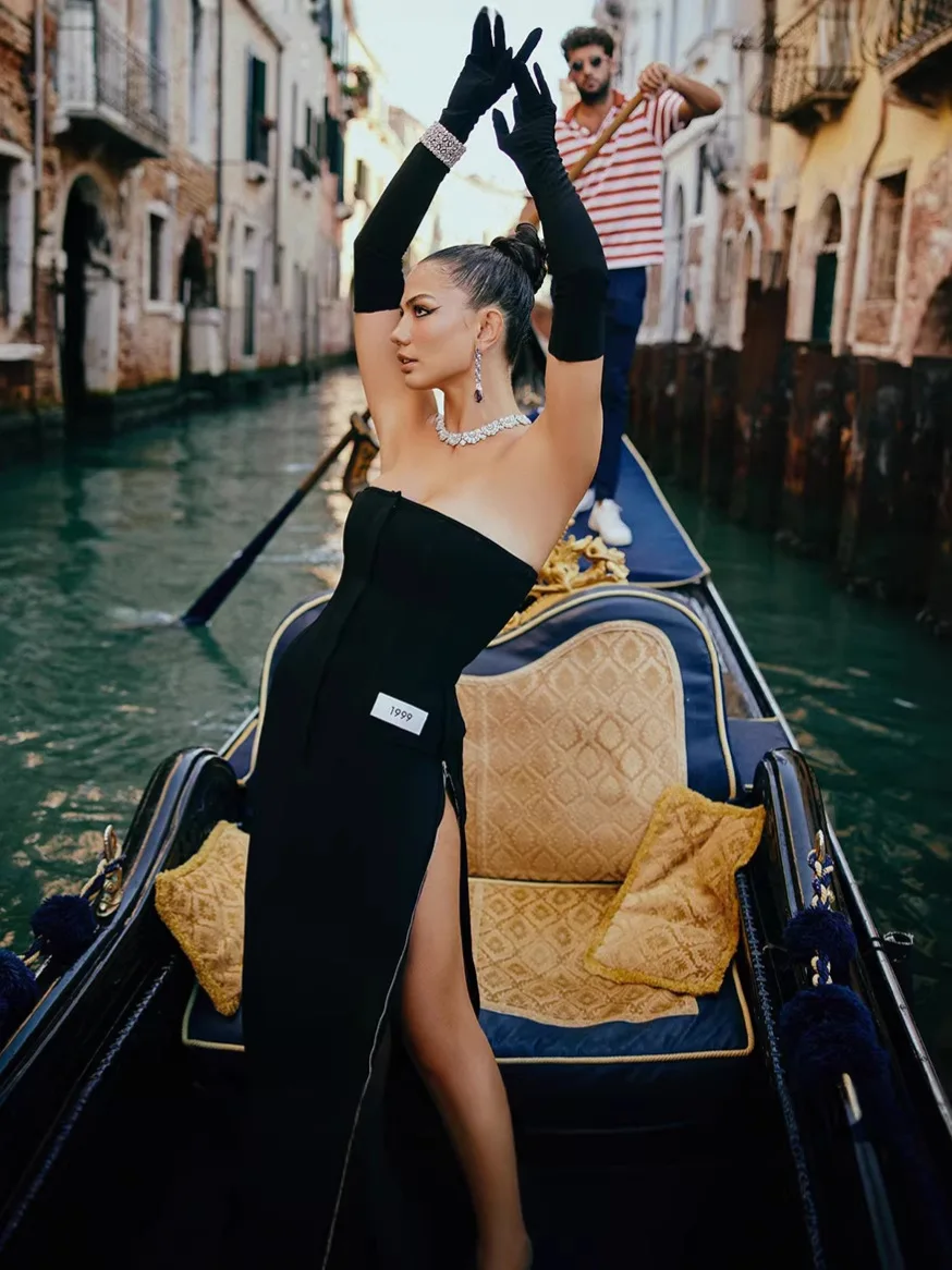 

Новое женское летнее черное длинное платье с открытыми плечами и высоким разрезом для вечерних мероприятий и клубных вечеринок 2026 года