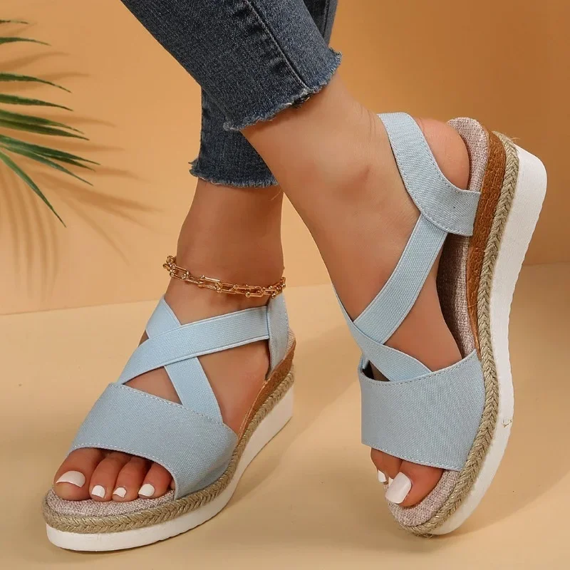 Sandal Wedge Platform jari terbuka wanita, sandal kasual wanita Retro luar ruangan ukuran Plus Musim Panas 2023