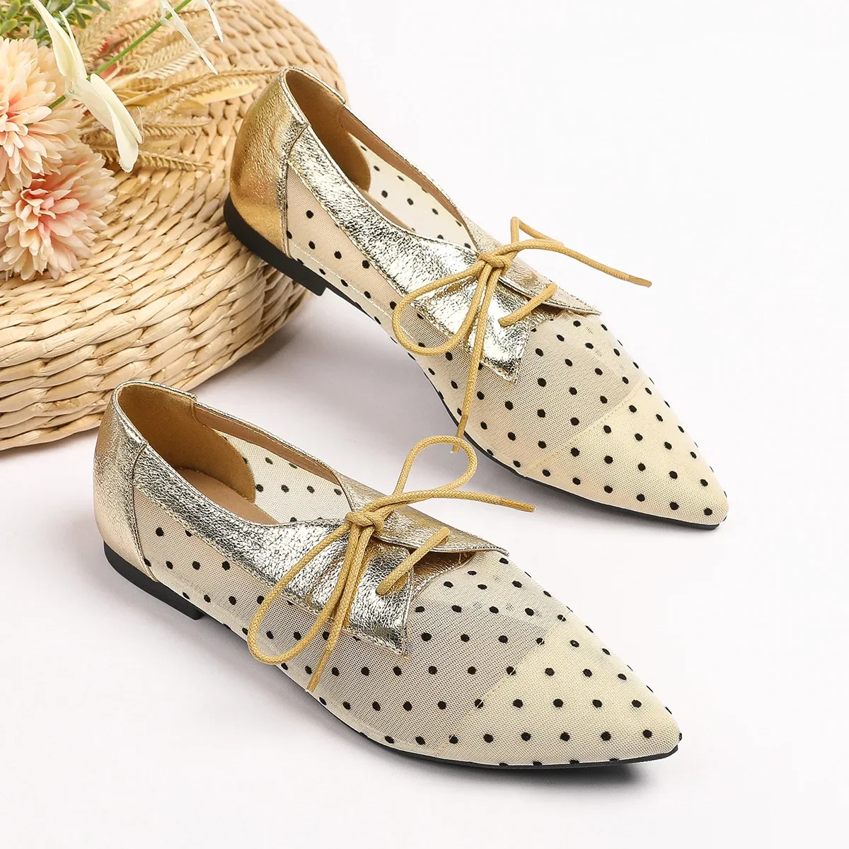 

2024 New Top Quality Women's Shoes Polka Dot Mesh Lacing Fashion Casual Women's Flat Shoes