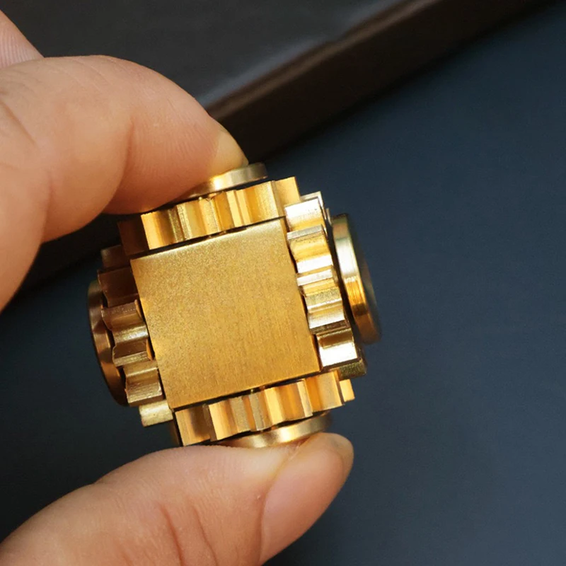 EDC Hand-Cranked Spinner Brass Gear-Driven Finger Spinner Adult ADHD Stress Relief Toy Office Stress Relief Toy Gift