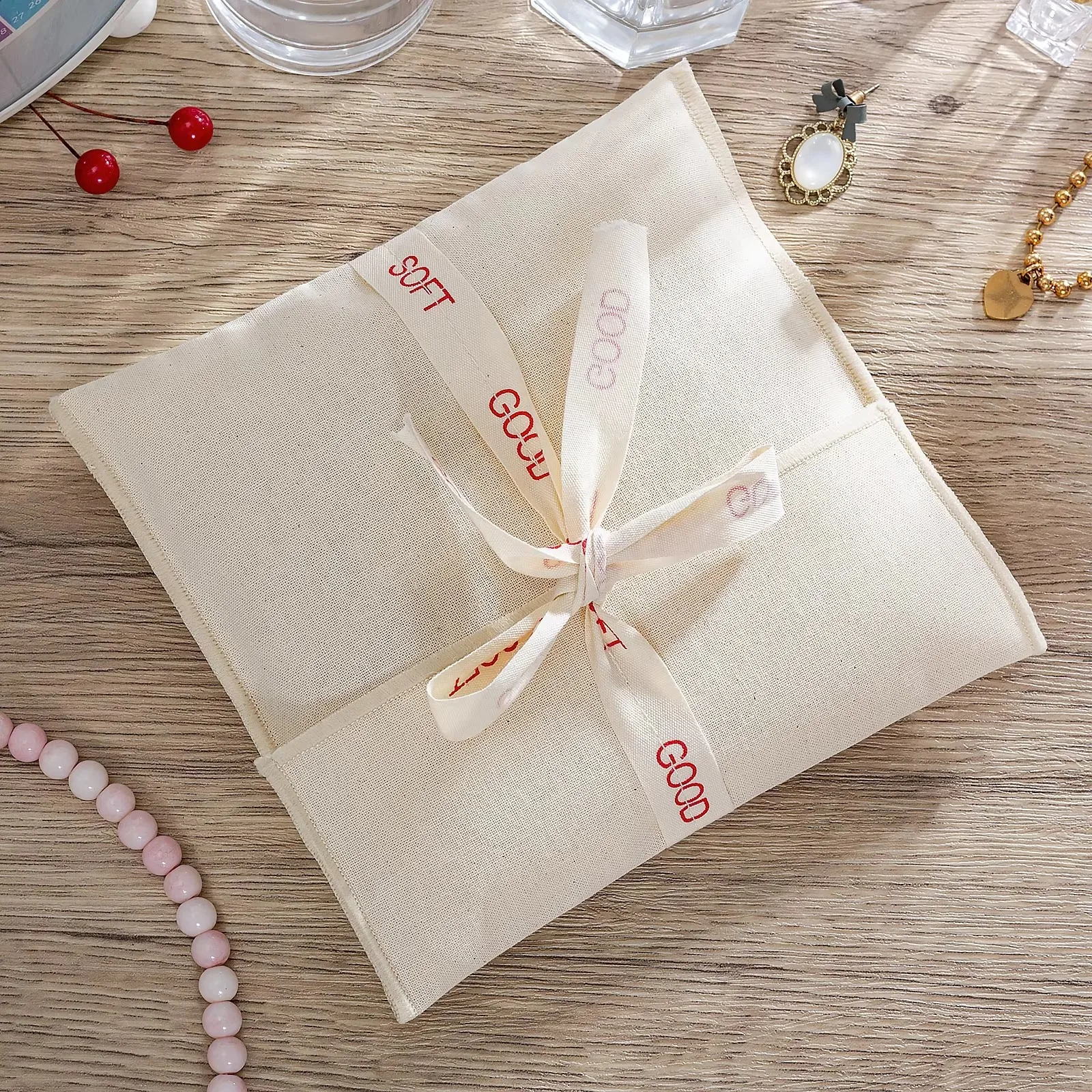 Eco-friendly Cotton Envelope Cosmetic Jewelry Packing Bag With Ribbon Custom Printed Logo Gift Baby Clothes Muslin Dust Bag