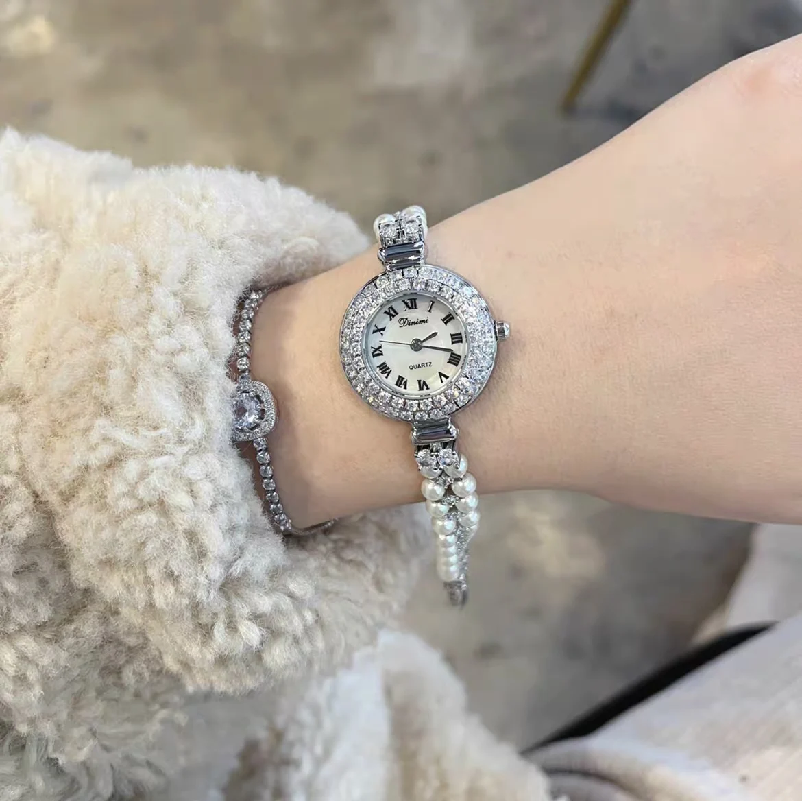 2025 حار! ساعة للنساء ساعات 2025 أفضل المنتجات مبيعا ساعة فاخرة ماركة فاخرة ساعة الماس هدية لفتاة