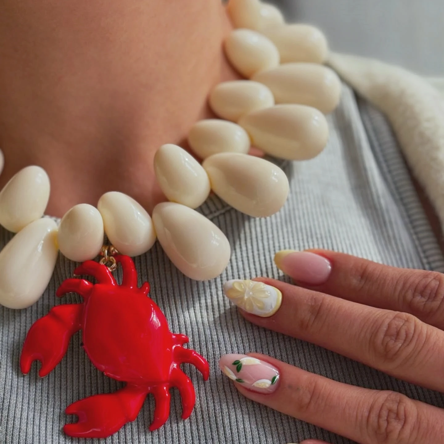 

Exaggerated Handmade Irregular Resin Beaded Enamel Crab Necklace Summer Beach Ocean Animal Charm Clavicle Jewelry Creative Gift