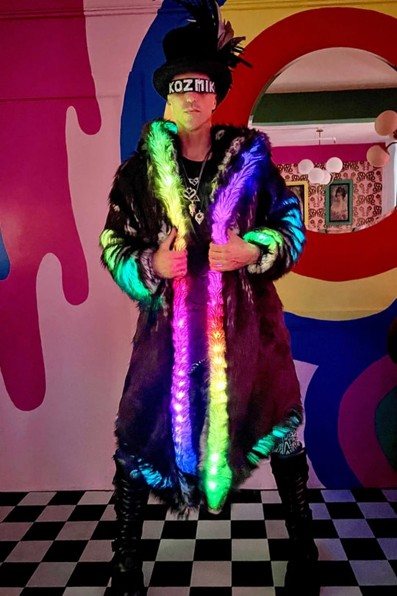 Nuevo abrigo de piel sintética personalizado para hombre, trajes de baile y actuación en escenario con LED multiescena, ropa de fiesta para club nocturno