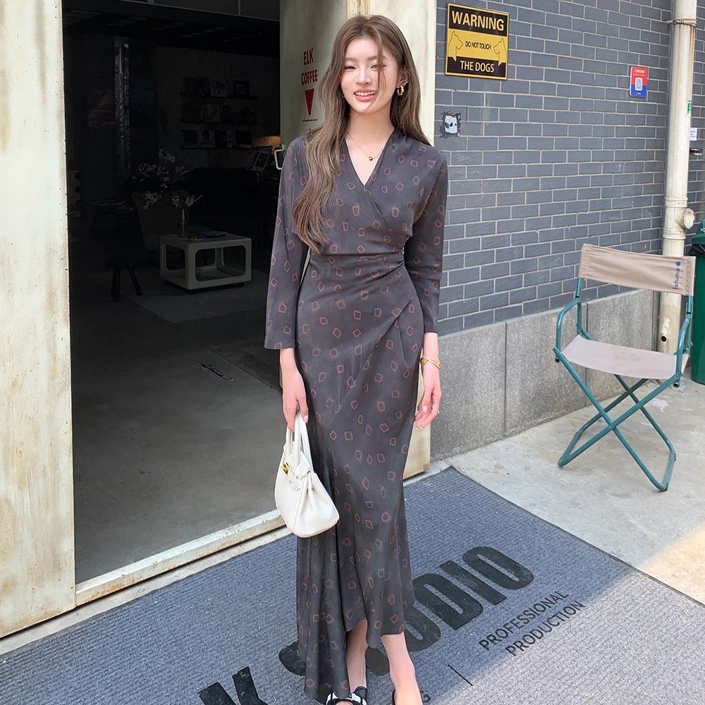Women's Elegant Geometric Pattern Three Quarter Sleeve Slim Long Dress Lady Spring Summer Streetwear V Neck Irregular Dress