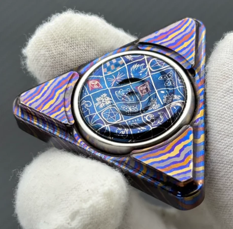 Used EDC Blacktopworks addiction triangle zircuti Stress Relief Toy Haptic Spinner Fingertip Gyroscope Decompression Toys