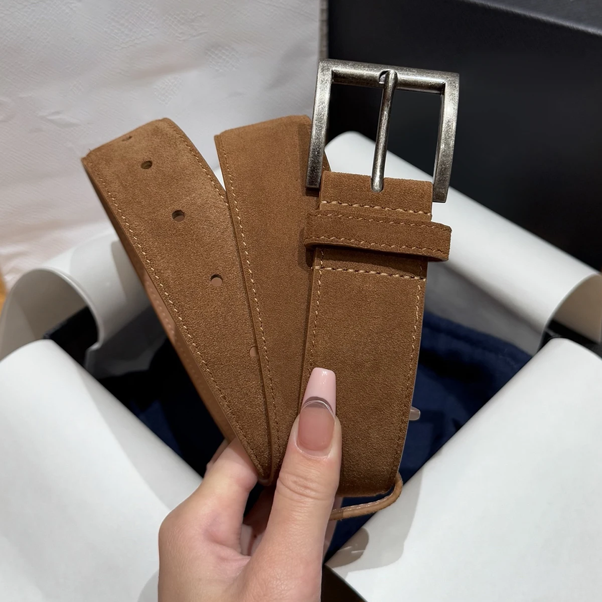 حزام جلد سويدي للرجال، حزام Nubuck كاجوال/فستان، تصميم كلاسيكي بسيط وصندوق هدايا مميز له