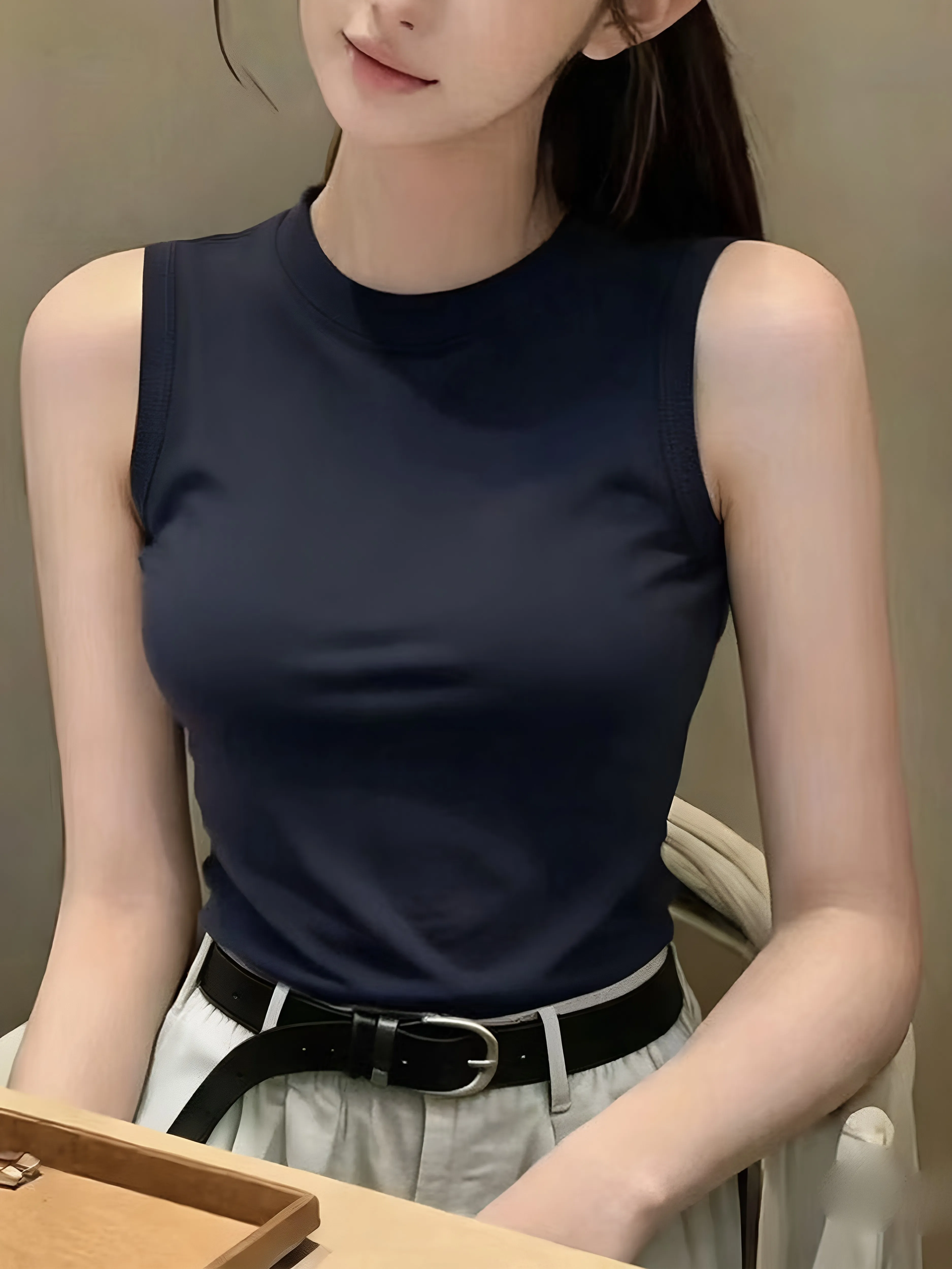 Early Autumn Sporty Sleeveless round Neck Vest for Women Casual Commute Inner Wear Simple Stylish Small Top Trendy Girl