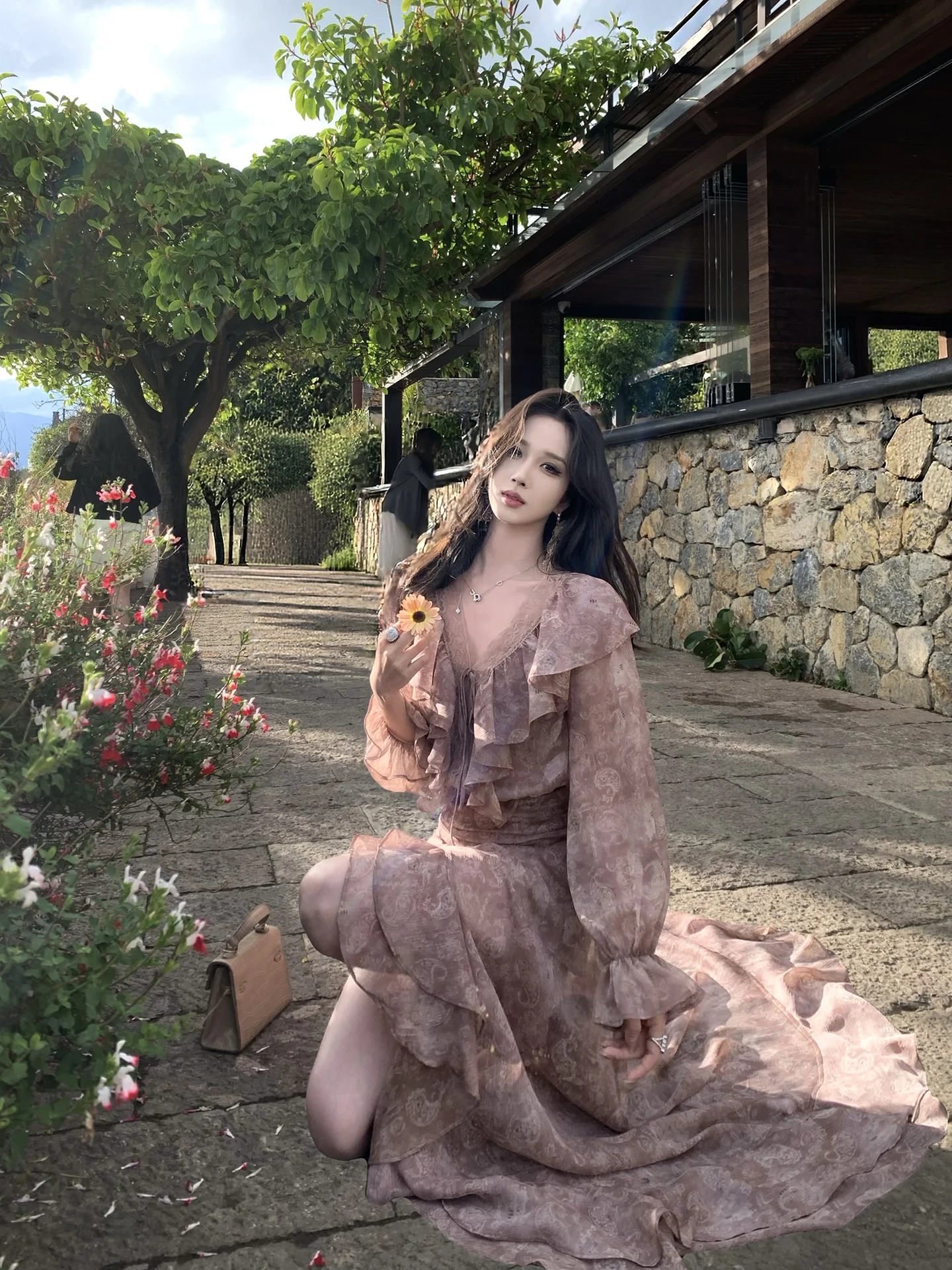 

by Onion Gentle Lace V-neck Rose Print Chiffon Top High Waist Asymmetrical Long Skirt Set Women's Summer Fashion Casual Outfit