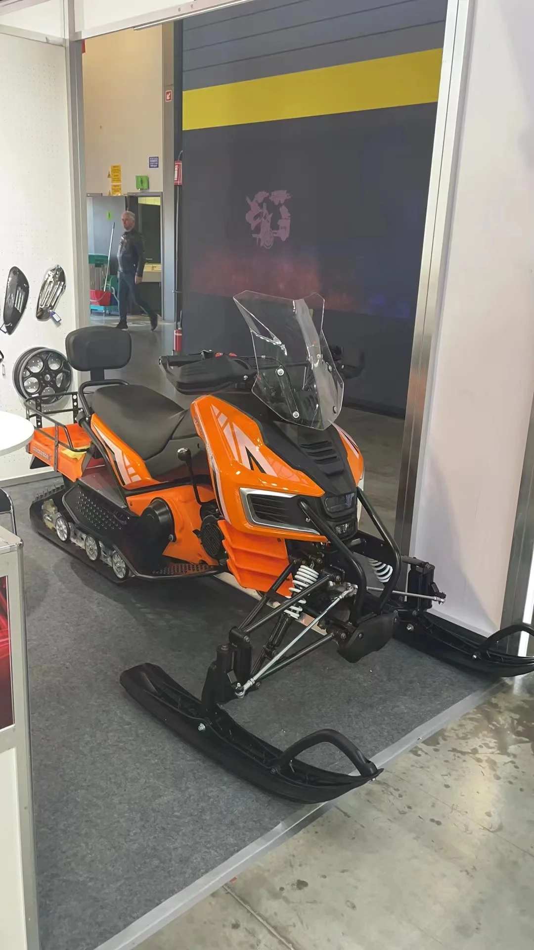 China Factory 230cc 4-Stroke Snowmobile | Cheap Mountain/Kids Snowmobile Wholesale, High-Quality Snowmobile Parts Included
